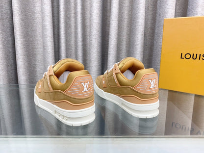 LV MAXI TRAINER IN CIDER BROWN SUEDE