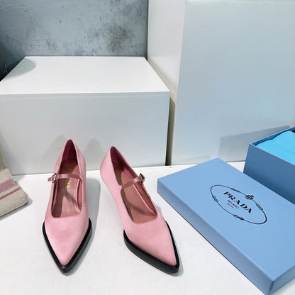 POINTED TOE MEDIUM HEEL PUMPS IN PINK SILK