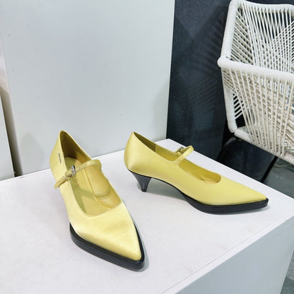 POINTED TOE MEDIUM HEEL PUMPS IN YELLOW SILK