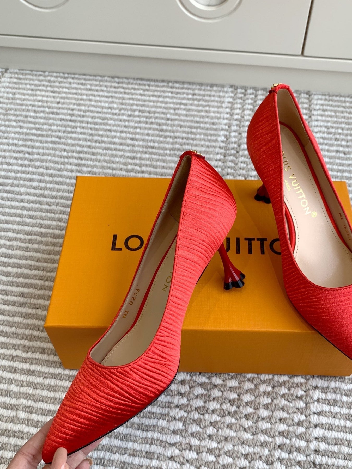 BLOSSOM PUMP 75 MM IN CHERRY RED IMPORTED STRIPED SILK SATIN