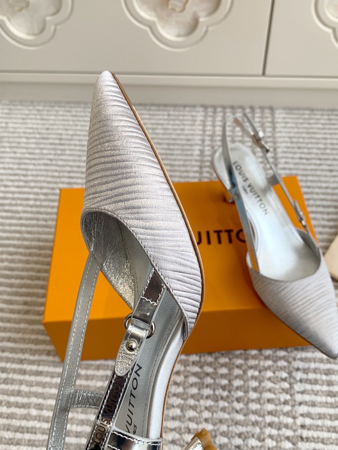 BLOSSOM SLINGBACKS 55 MM IN SILVER IMPORTED STRIPED SILK SATIN