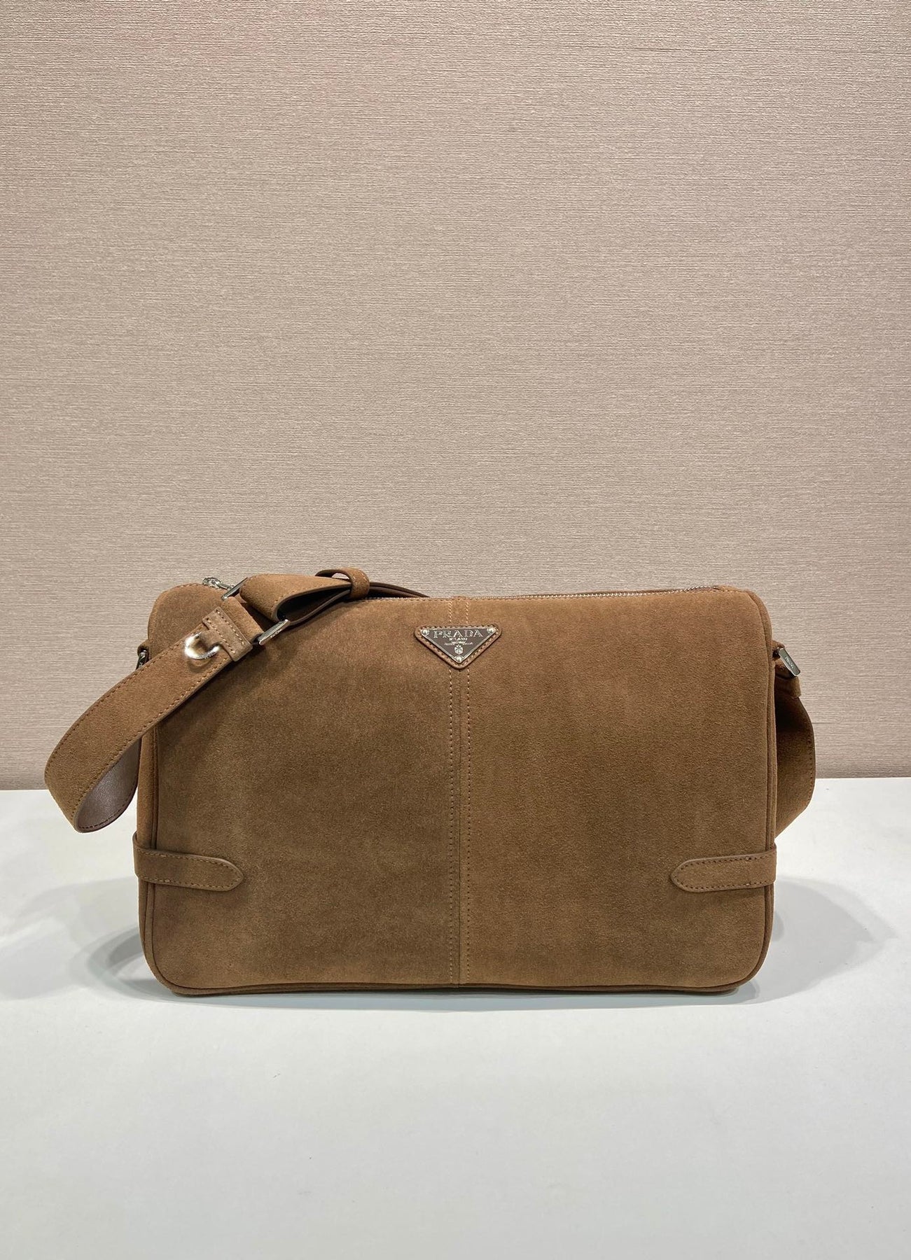 HOBO BAG 35 IN GINGERBREAD SUEDE SILVER LOGO