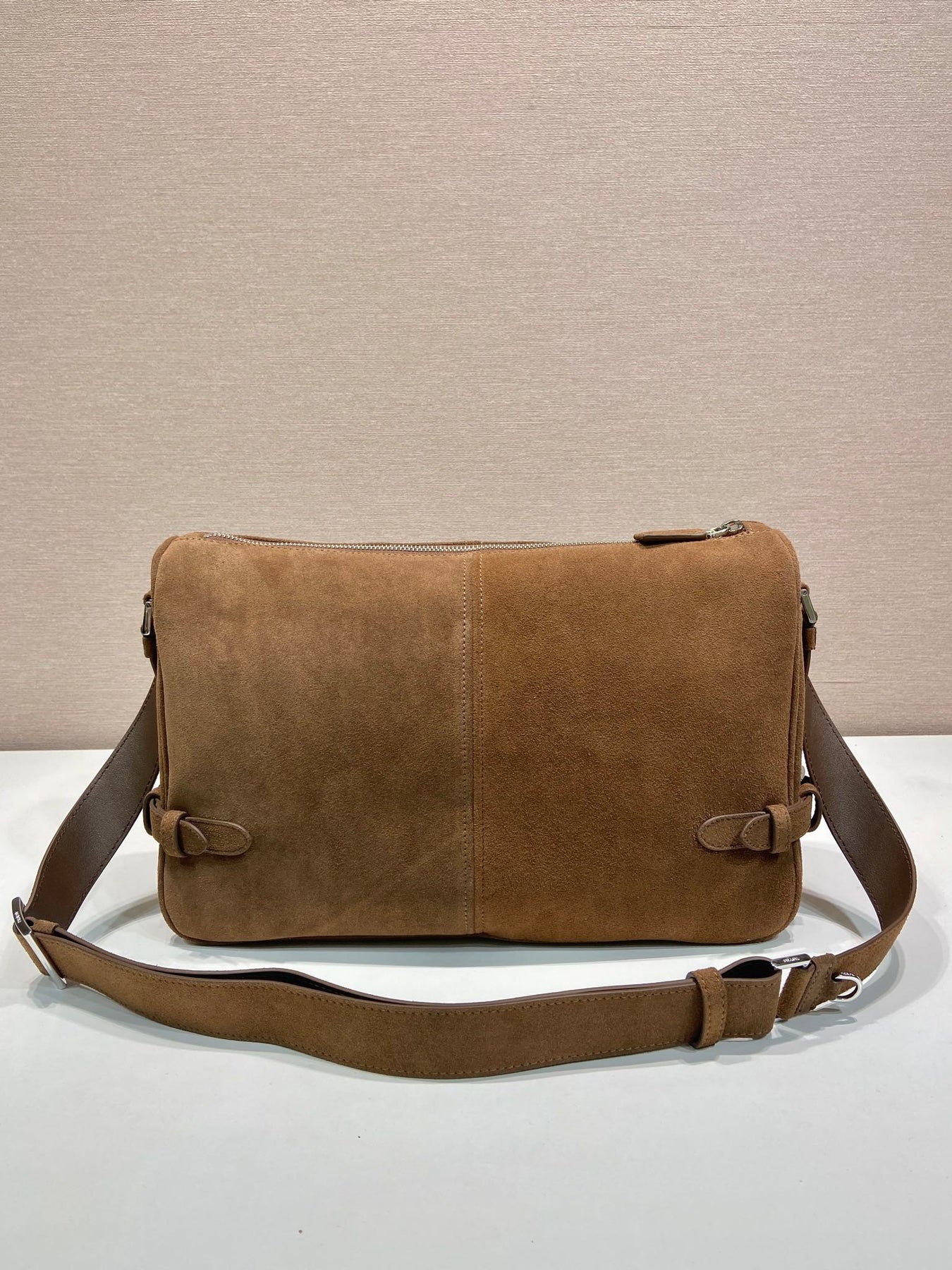 HOBO BAG 35 IN GINGERBREAD SUEDE SILVER LOGO