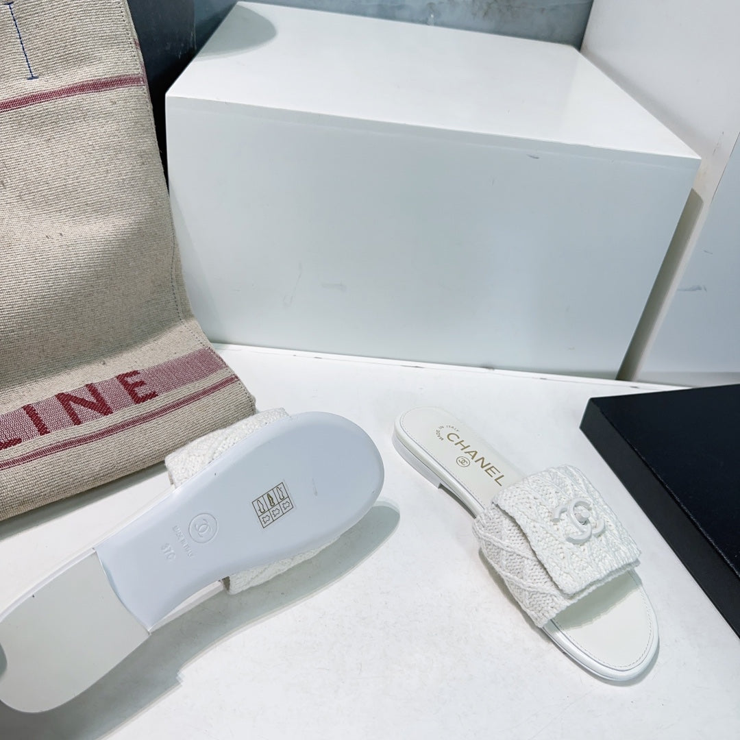 KNIT WHITE FABRIC FLAT SLIDE
