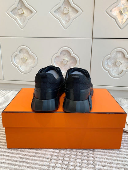 BOUNCING SNEAKER IN BLACK GRAPHIC MESH AND CALFSKIN