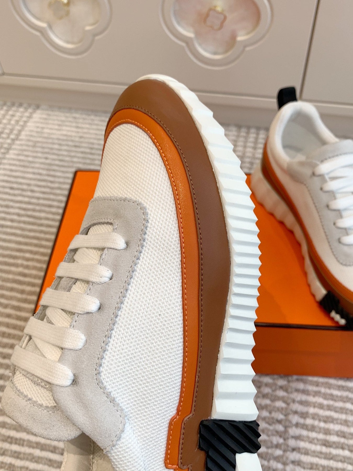 BOUNCING SNEAKER IN WHITE GRAPHIC MESH AND BRONZE BROWN CALFSKIN