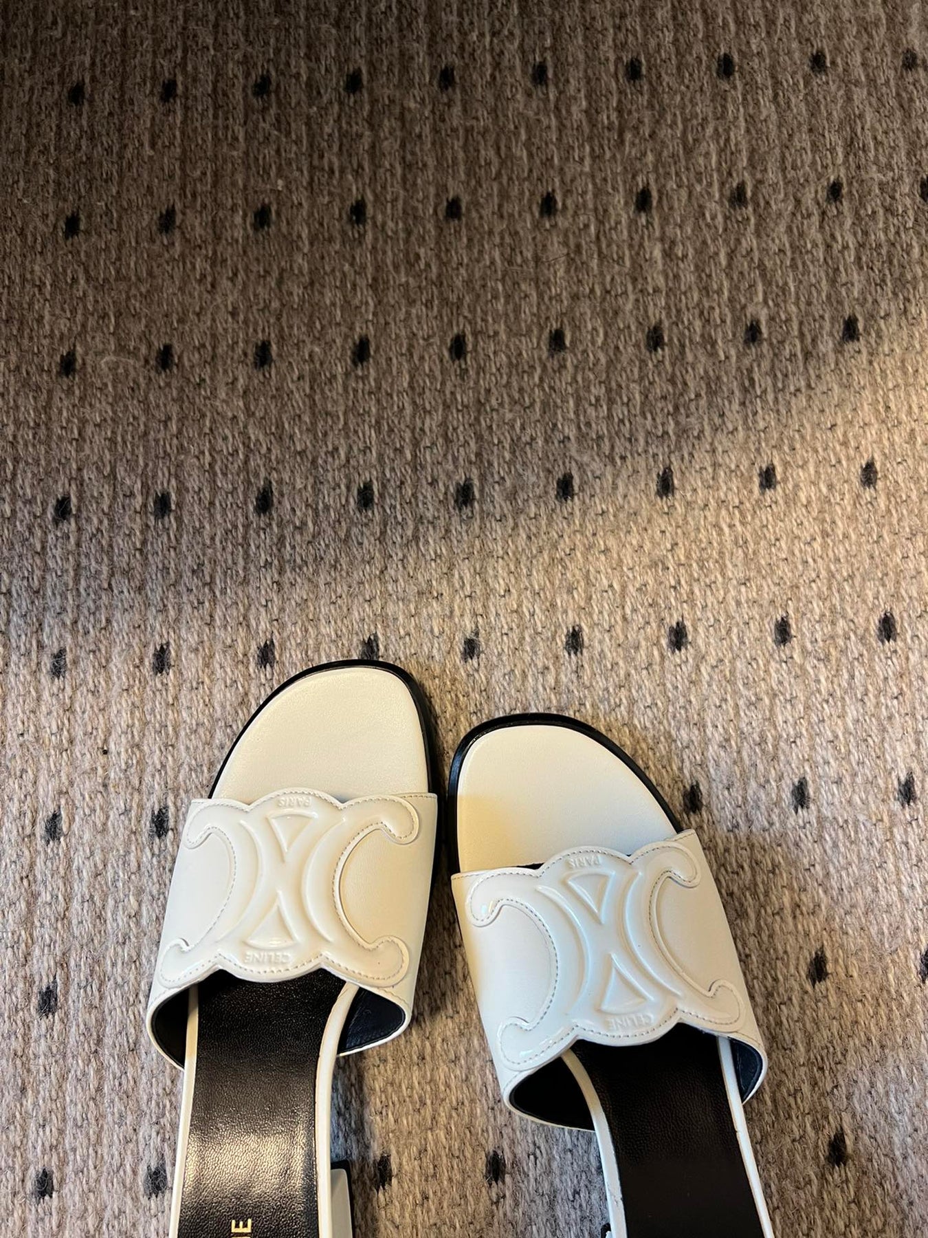 CLEMENCE MULE IN WHITE LAMBSKIN AND PATENT CALFSKIN