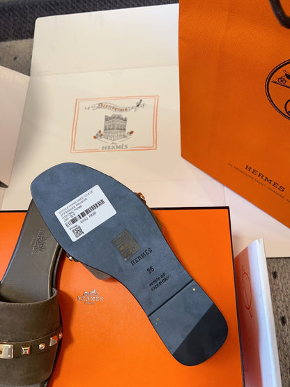 GIULIA FLAT SANDAL IN MOCHA BROWN SUEDE