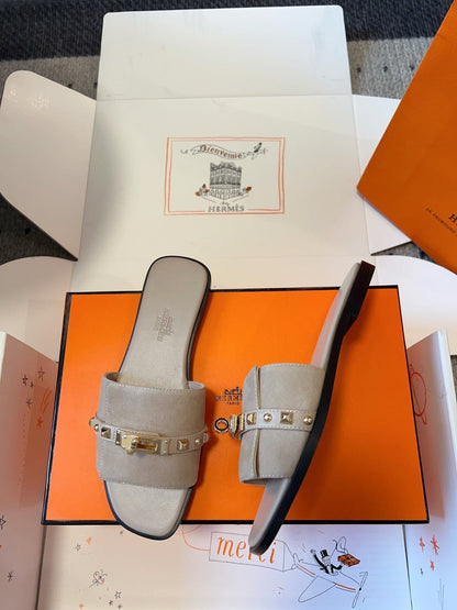 GIULIA FLAT SANDAL IN KHAKI BROWN SUEDE