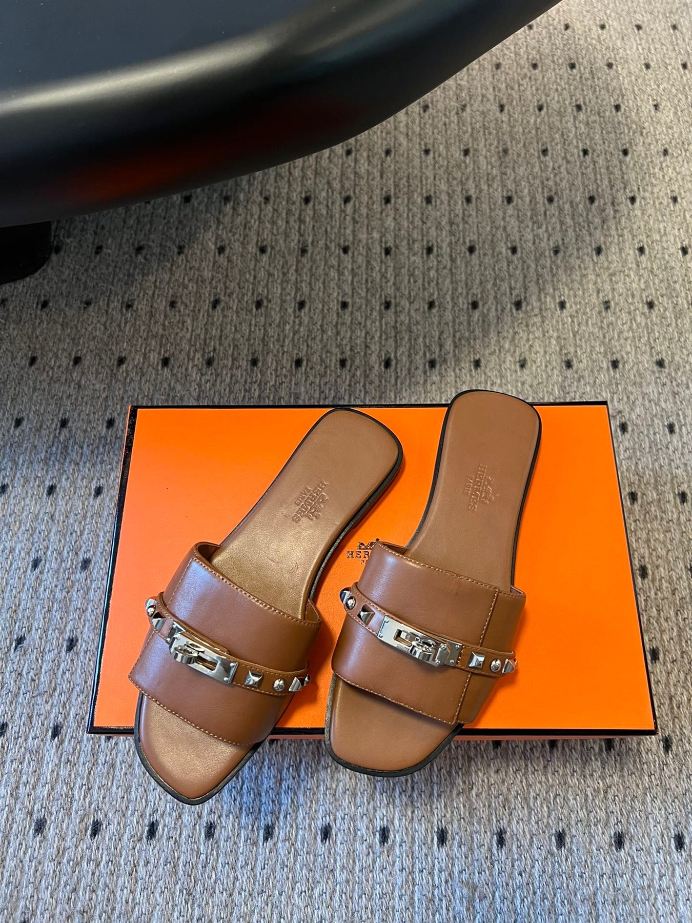 GIULIA FLAT SANDAL IN BRONZE BROWN CALFSKIN