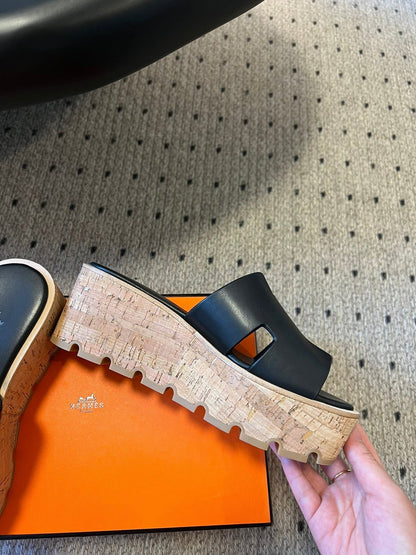 EZE SANDAL PLATFORM 85 MM IN BLACK CALFSKIN