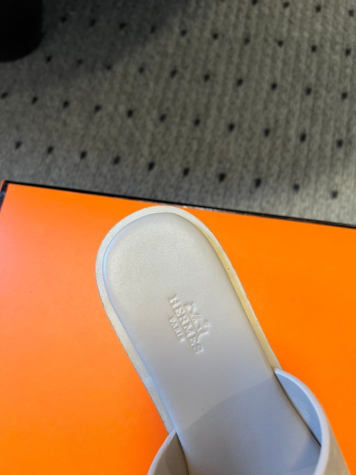 EZE SANDAL PLATFORM 85 MM IN PALE GRAY SUEDE