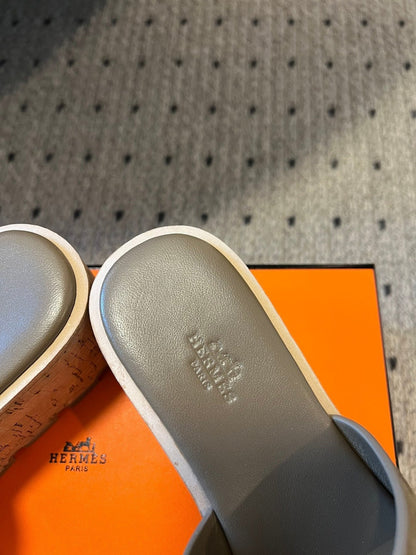 EZE SANDAL PLATFORM 85 MM IN WOOD BROWN SUEDE