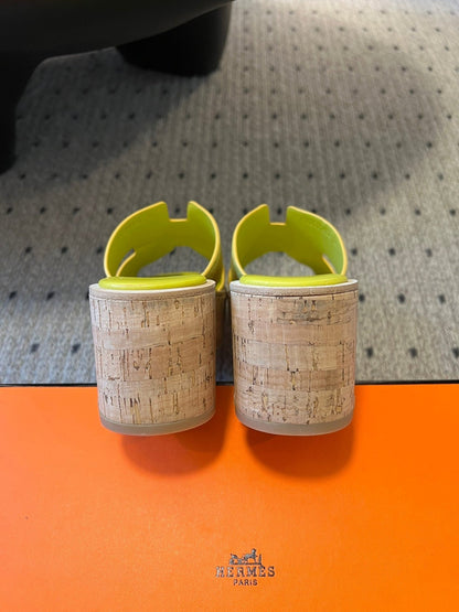 EZE SANDAL 85 MM IN NEON YELLOW CALFSKIN