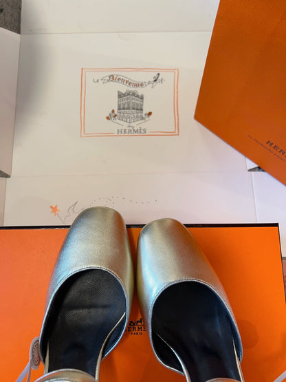 KLEO HIGH SLINGBACK IN SILVER CALFSKIN