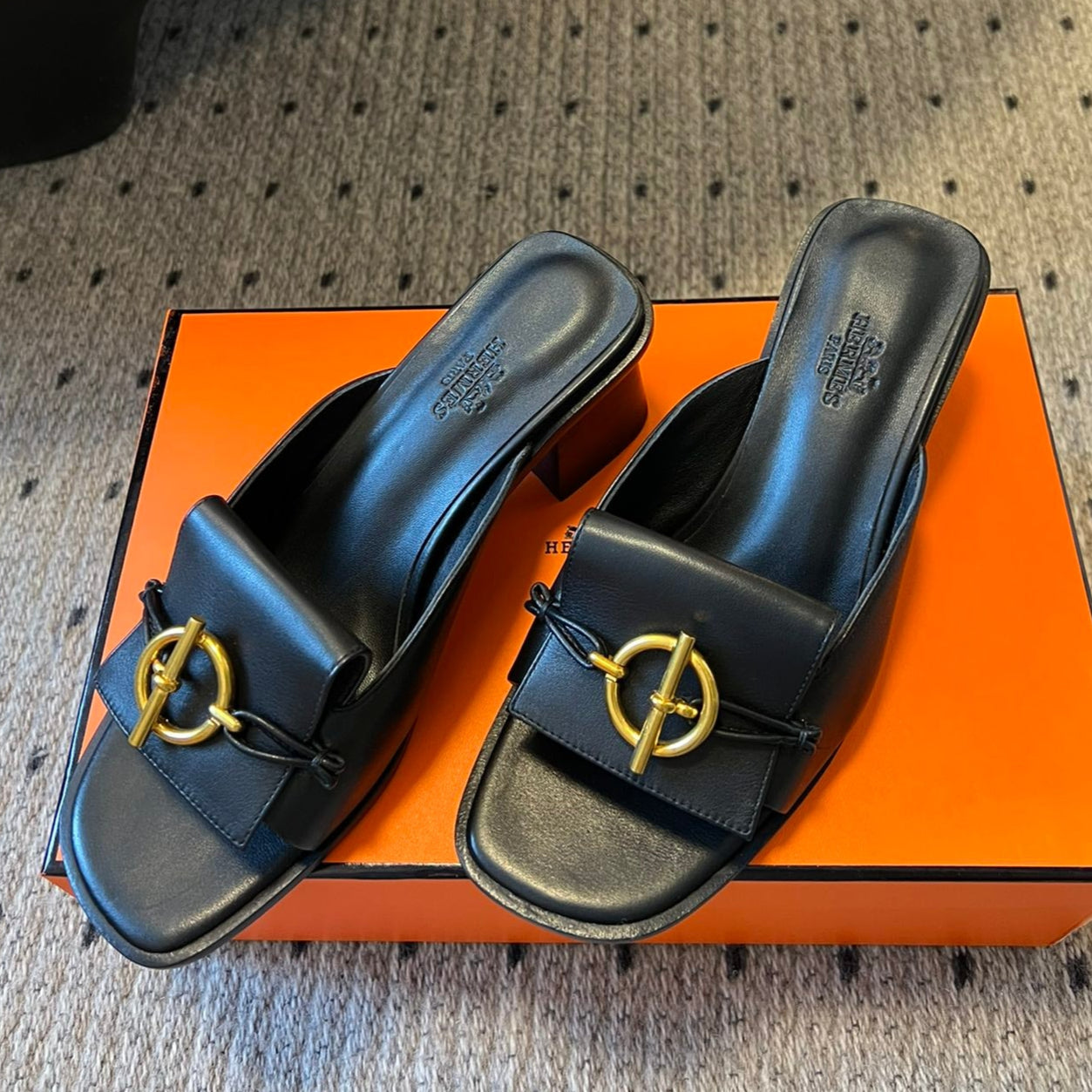 ILOT 55 MM SANDAL IN BLACK CALFSKIN