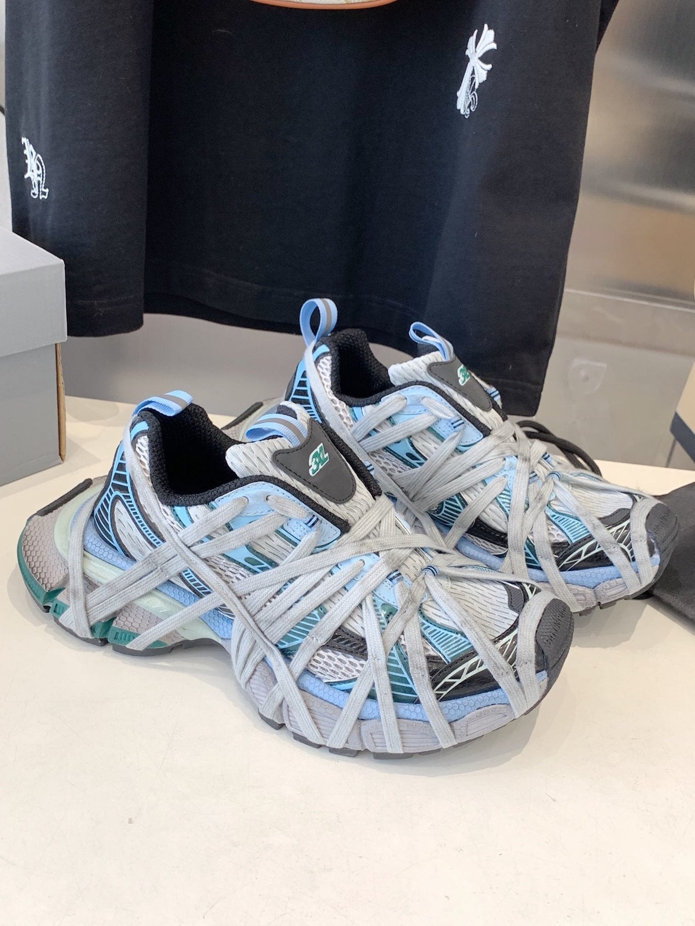 3XL EXTREME LACE SNEAKER GRAY AND LIGHT BLUE