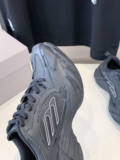 MONDAY SHOE IN BLACK COWSKIN AND POLYESTER