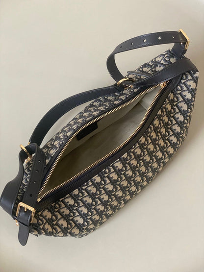LARGE D-JOURNEY SHOULDER BAG 33 IN BLACK MONOGRAM OBLIQUE JACQUARD