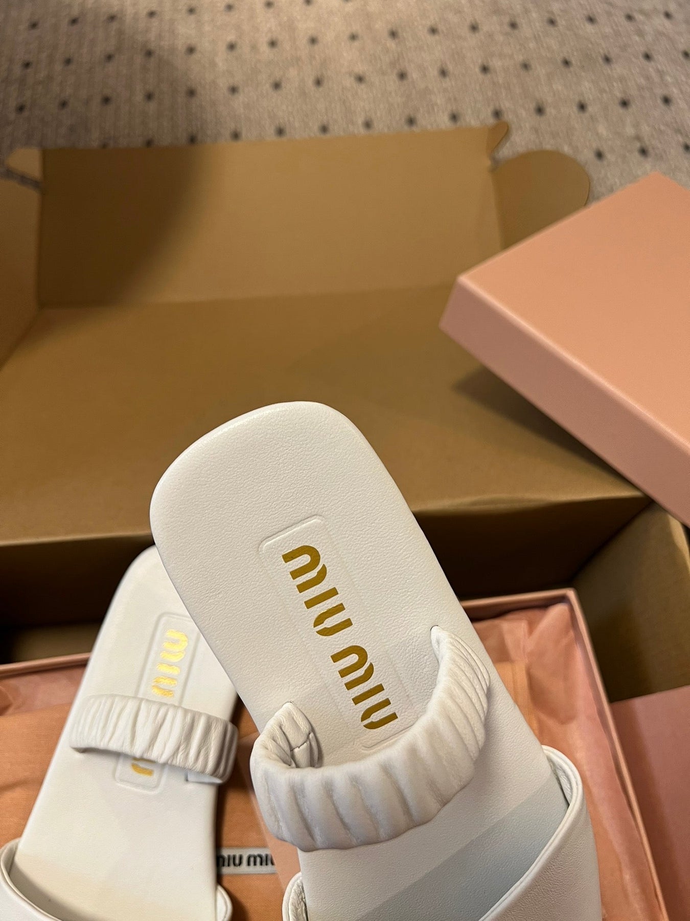 RUCHES SANDALS IN WHITE LAMBSKIN