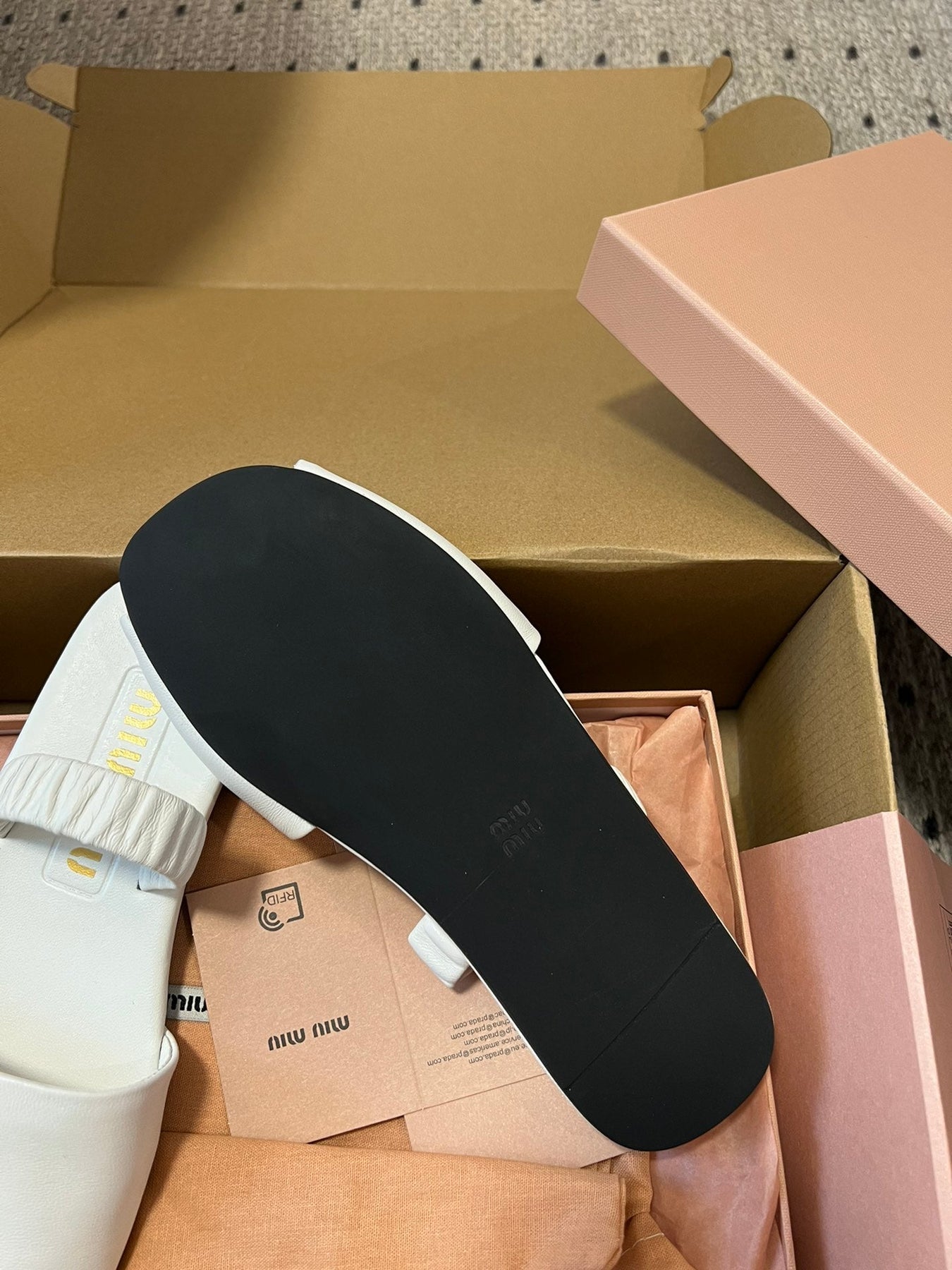 RUCHES SANDALS IN WHITE LAMBSKIN