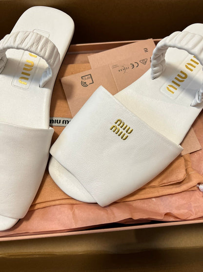 RUCHES SANDALS IN WHITE LAMBSKIN