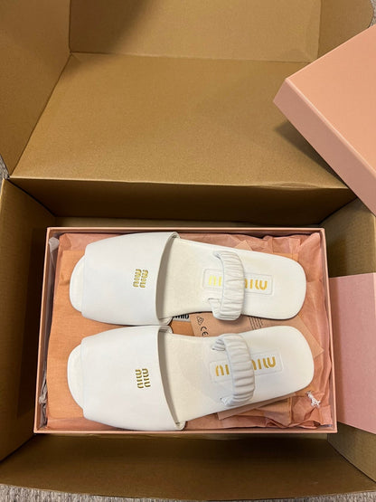 RUCHES SANDALS IN WHITE LAMBSKIN