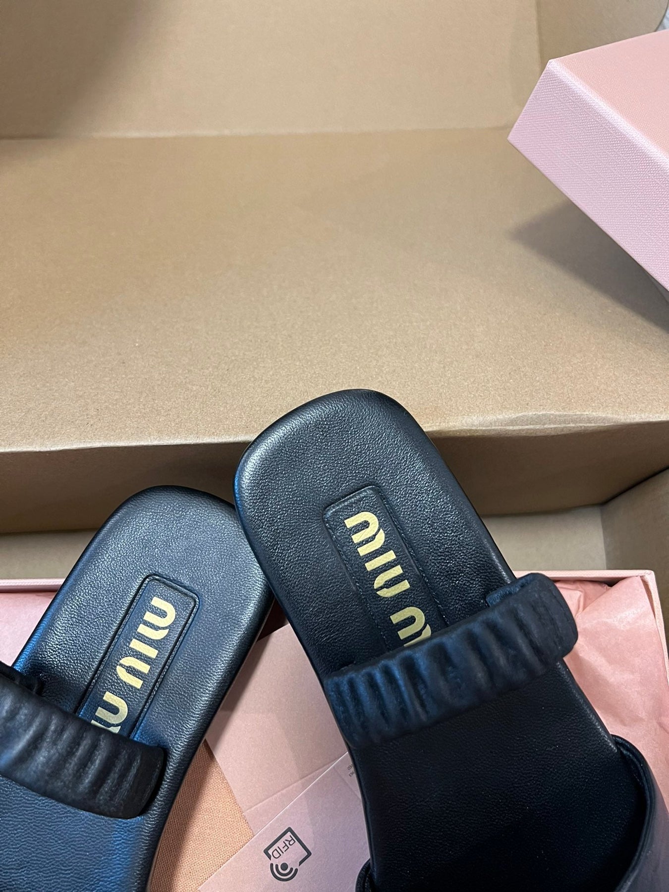 RUCHES SANDALS IN BLACK LAMBSKIN