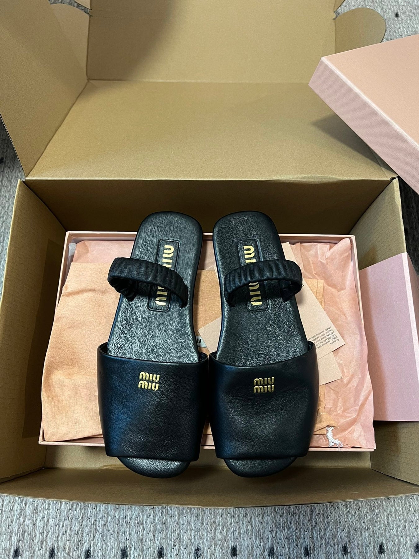 RUCHES SANDALS IN BLACK LAMBSKIN