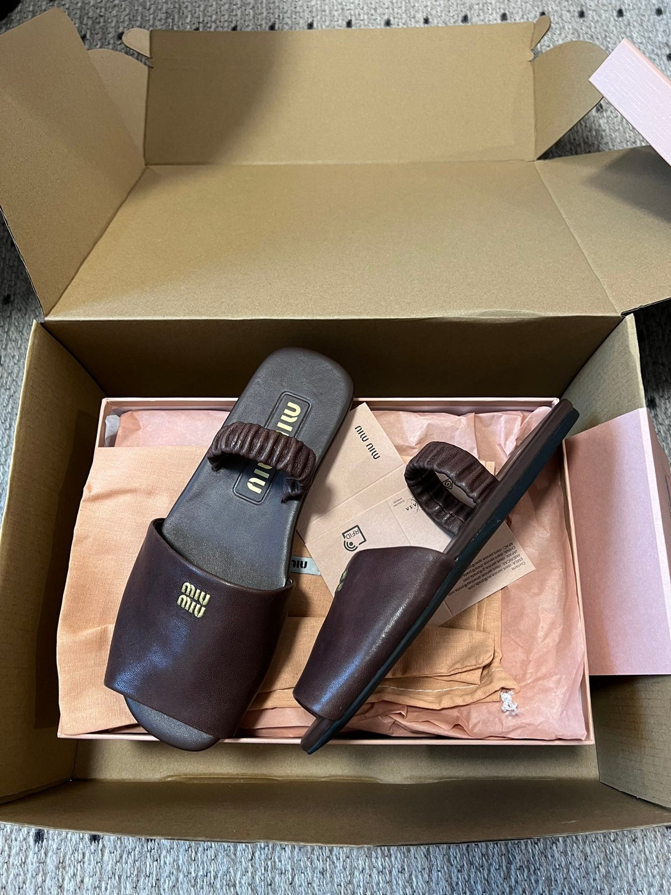 RUCHES SANDALS IN DARK BROWN LAMBSKIN