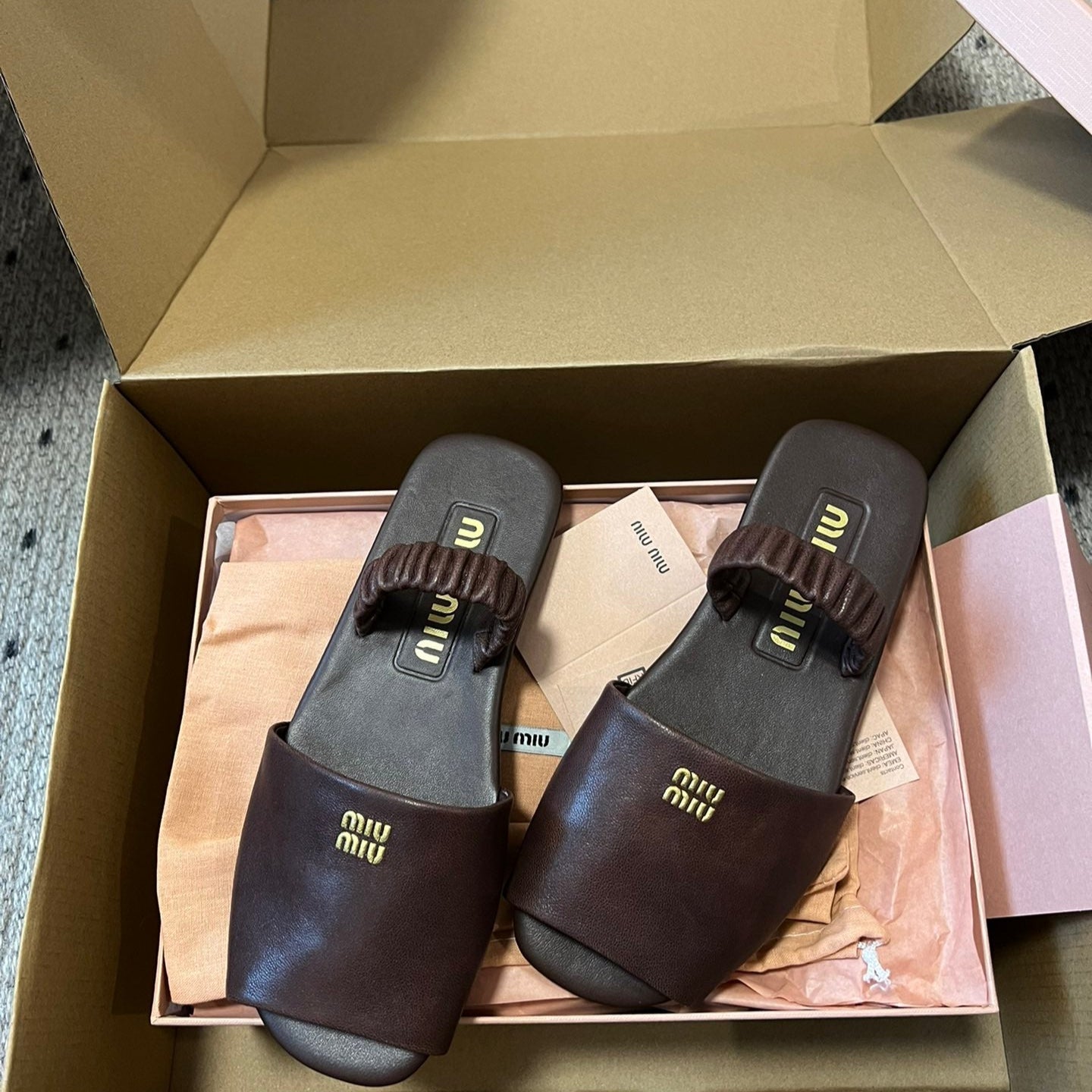 RUCHES SANDALS IN DARK BROWN LAMBSKIN