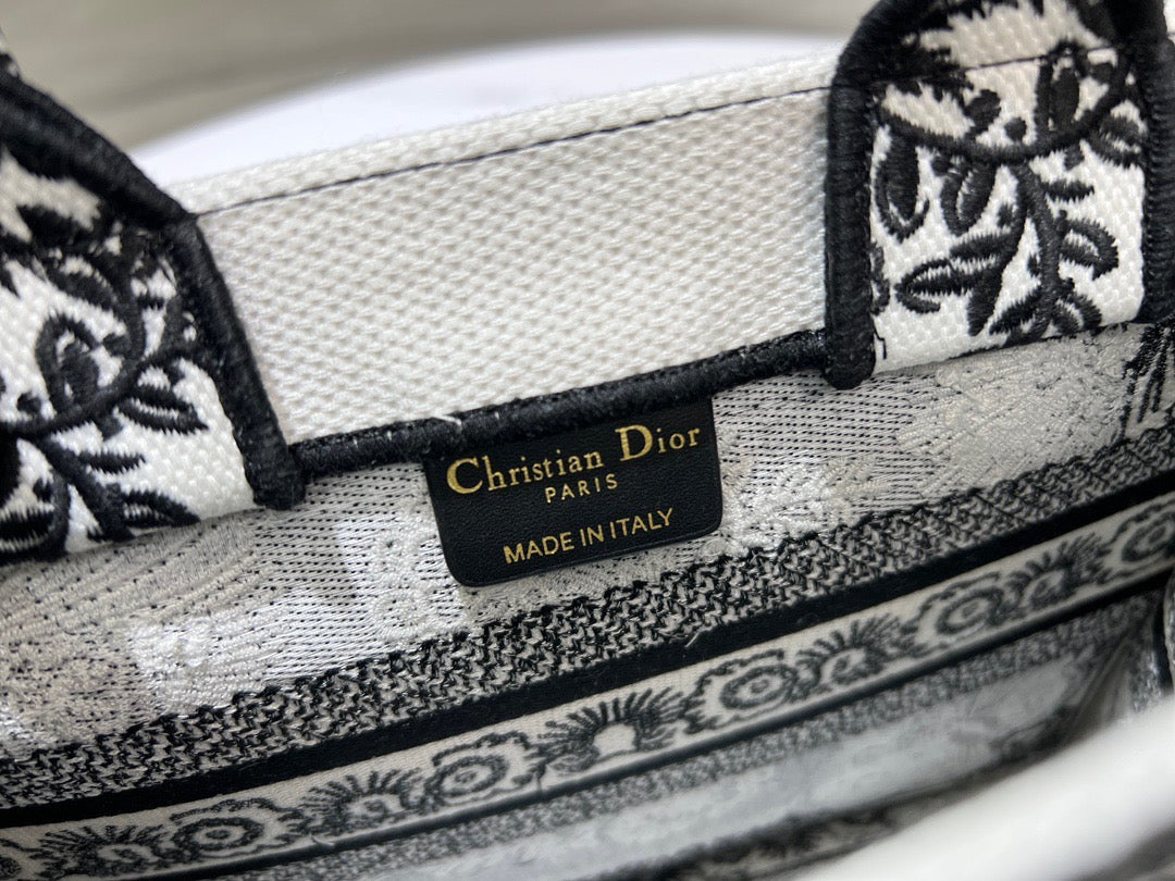 DIO Book Tote (26.5cm)