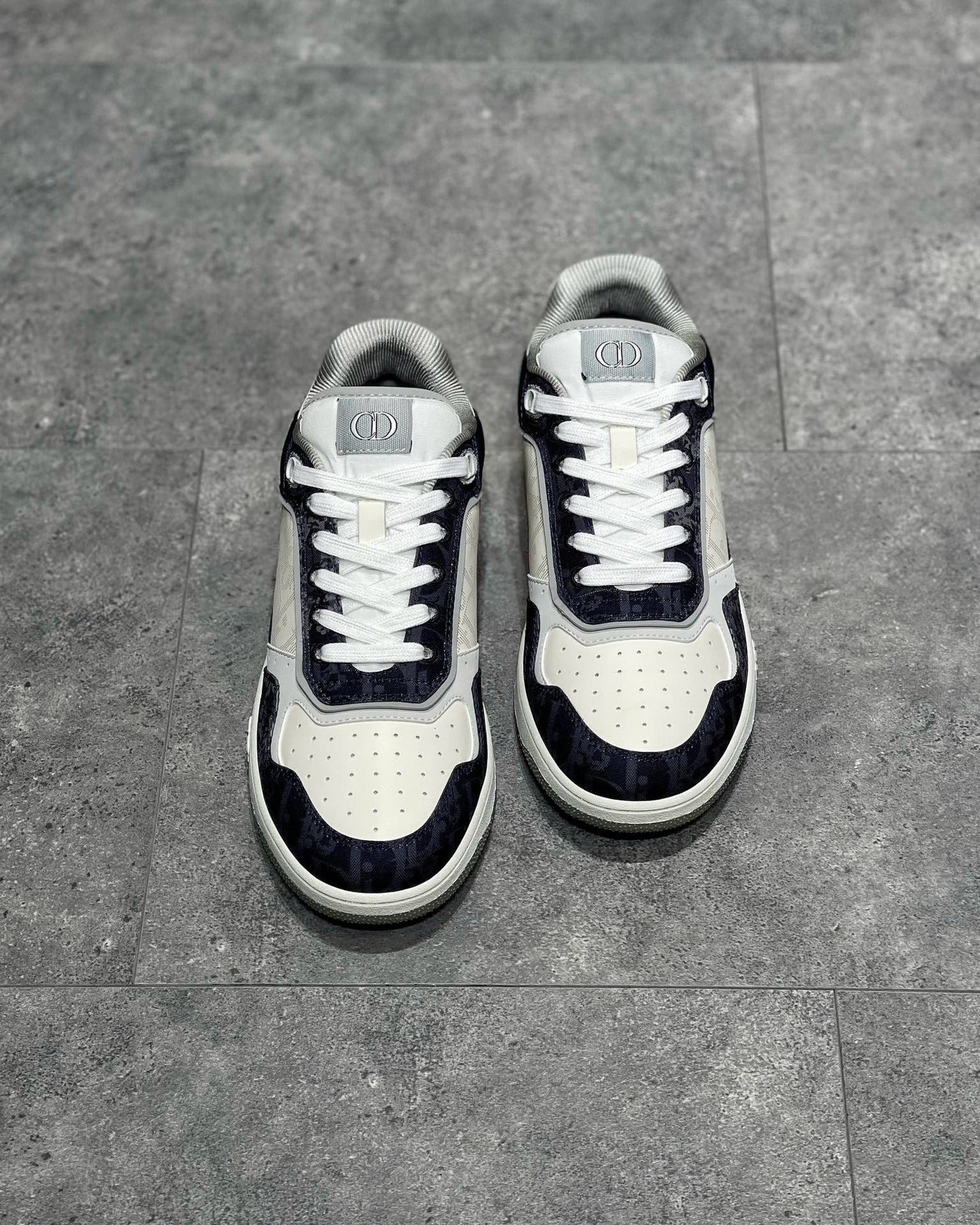 DIO Sneakers