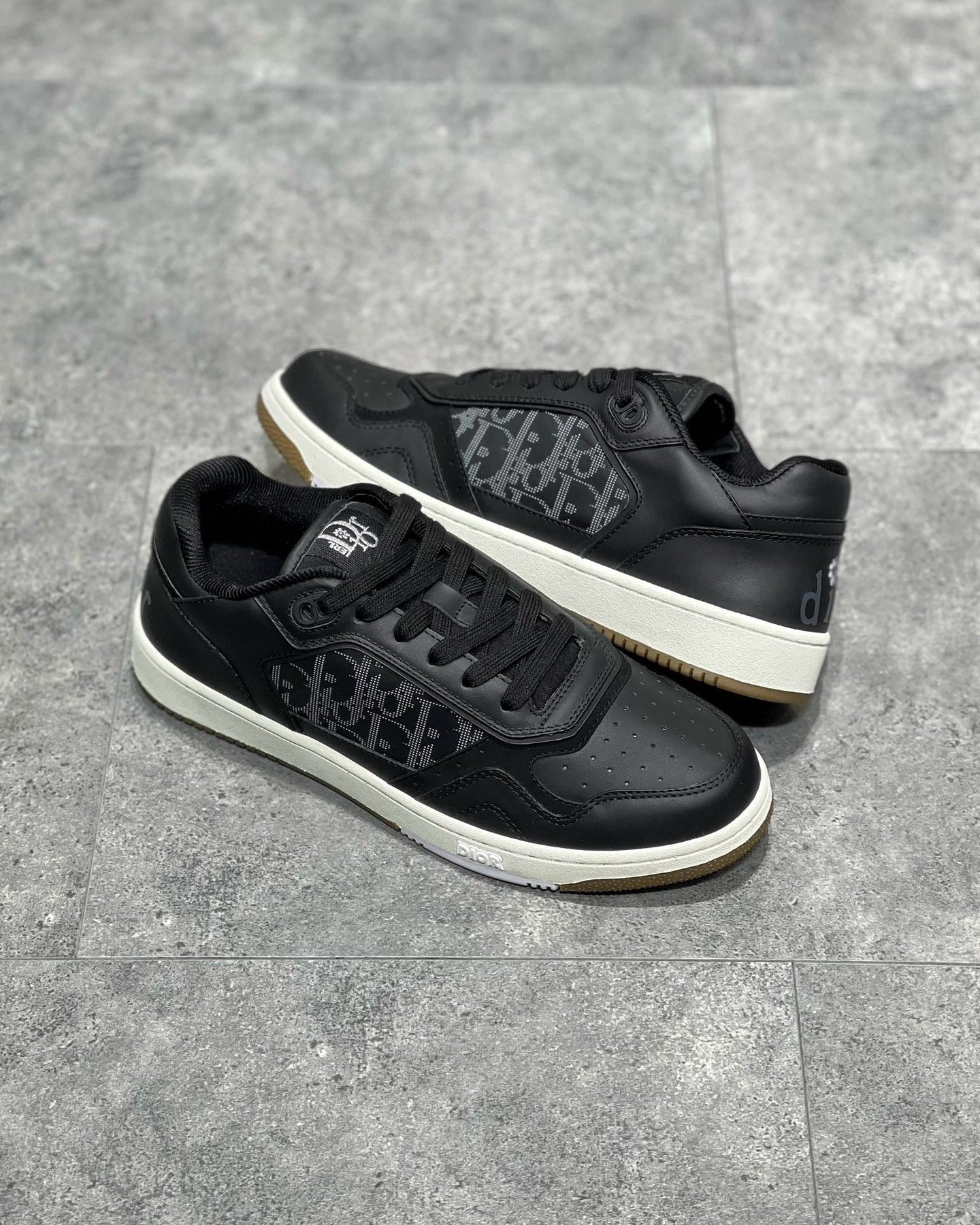 DIO Sneakers