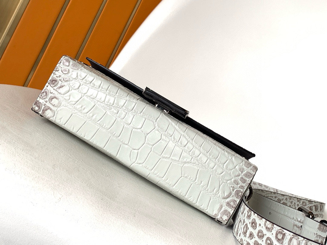 FEN BAGUETTE SOFT TRUNK 21.5*6.5*13