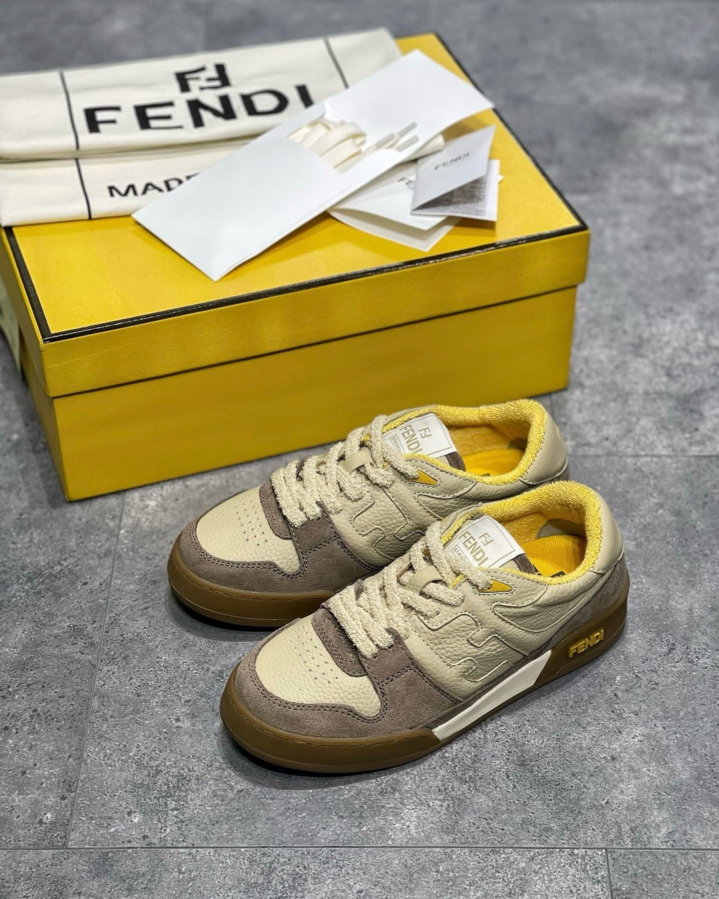 FEN Sneakers
