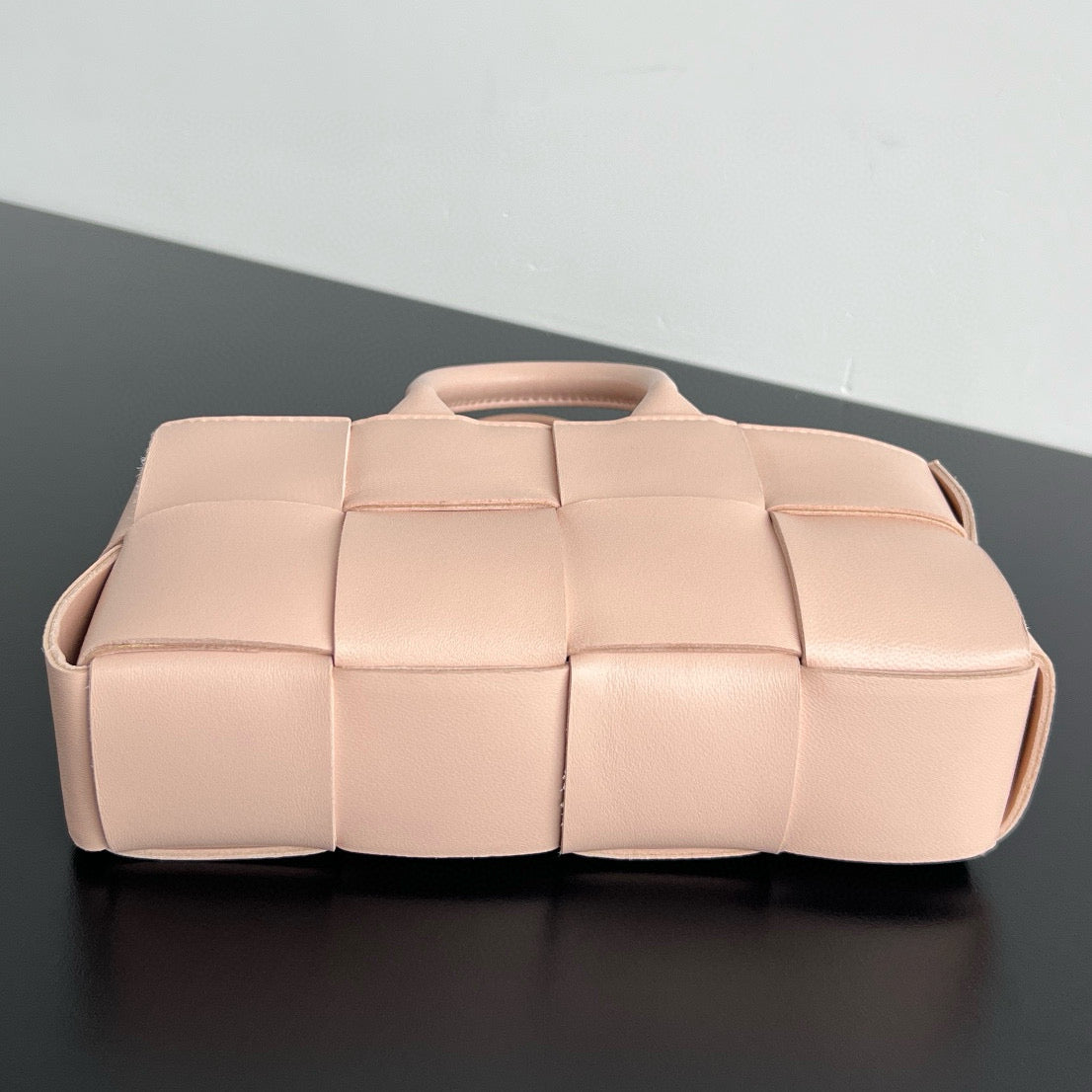 BV EAST-WEST ARCO TOTE 11*22*5.5