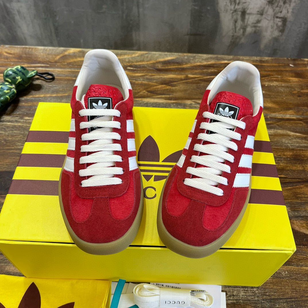 GUC Sneakers