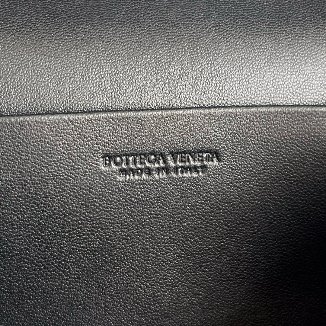 BV VANITY CASE 22*12.5*5