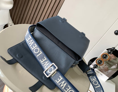 LO Messenger Bag