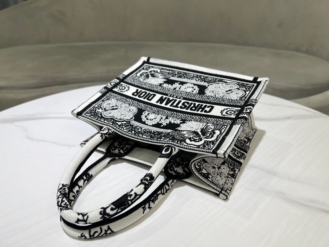 DIO Book Tote (26.5cm)