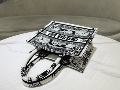 DIO Book Tote (26.5cm)