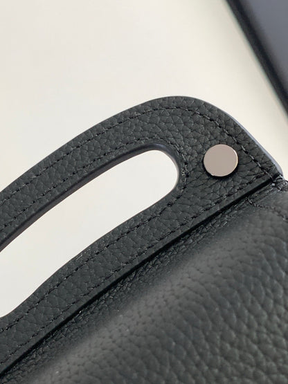 DIO Oblique Sling Bag