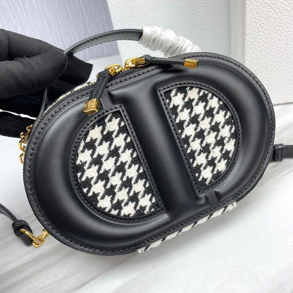 DIO Signature Oval Bag (18cm)