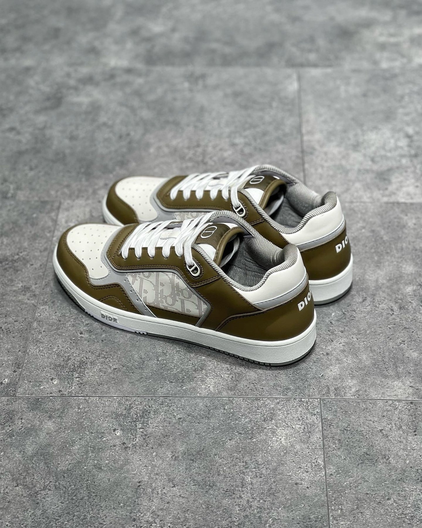 DIO Sneakers