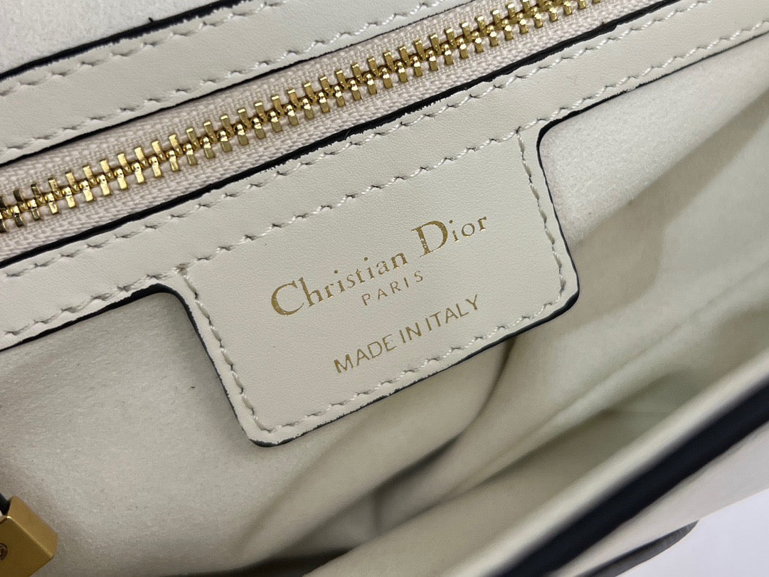 DIO Saddle Bag (25.5cm)