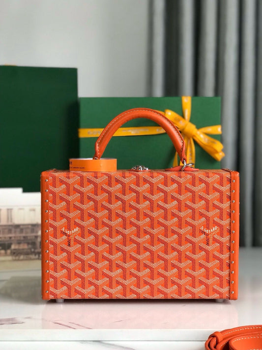 GOY Grand H√¥tel 24.5x7.5x17cm