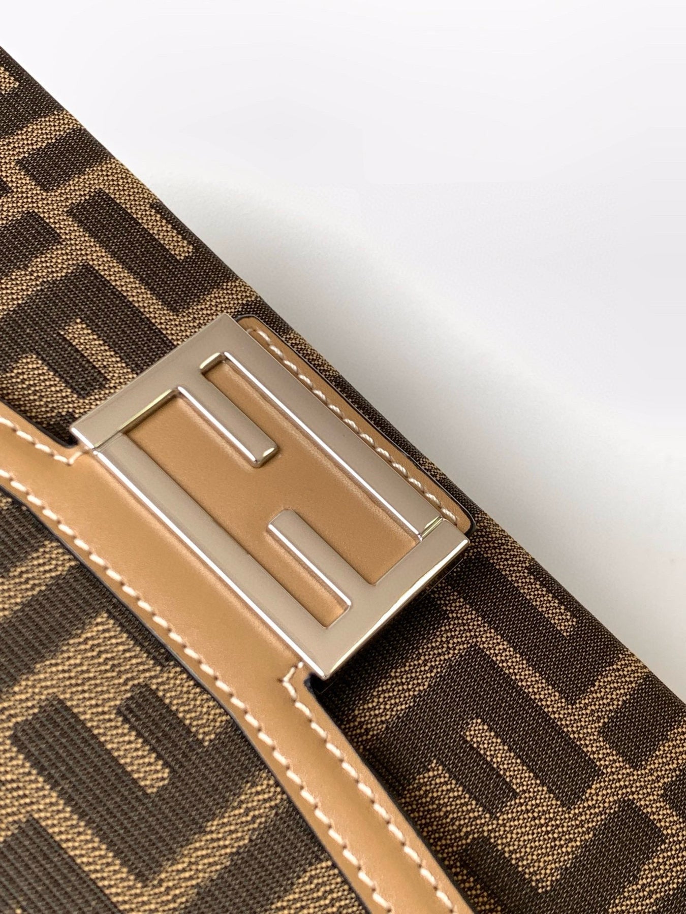 FEN BAGUETTE SOFT TRUNK 21.5*6.5*13