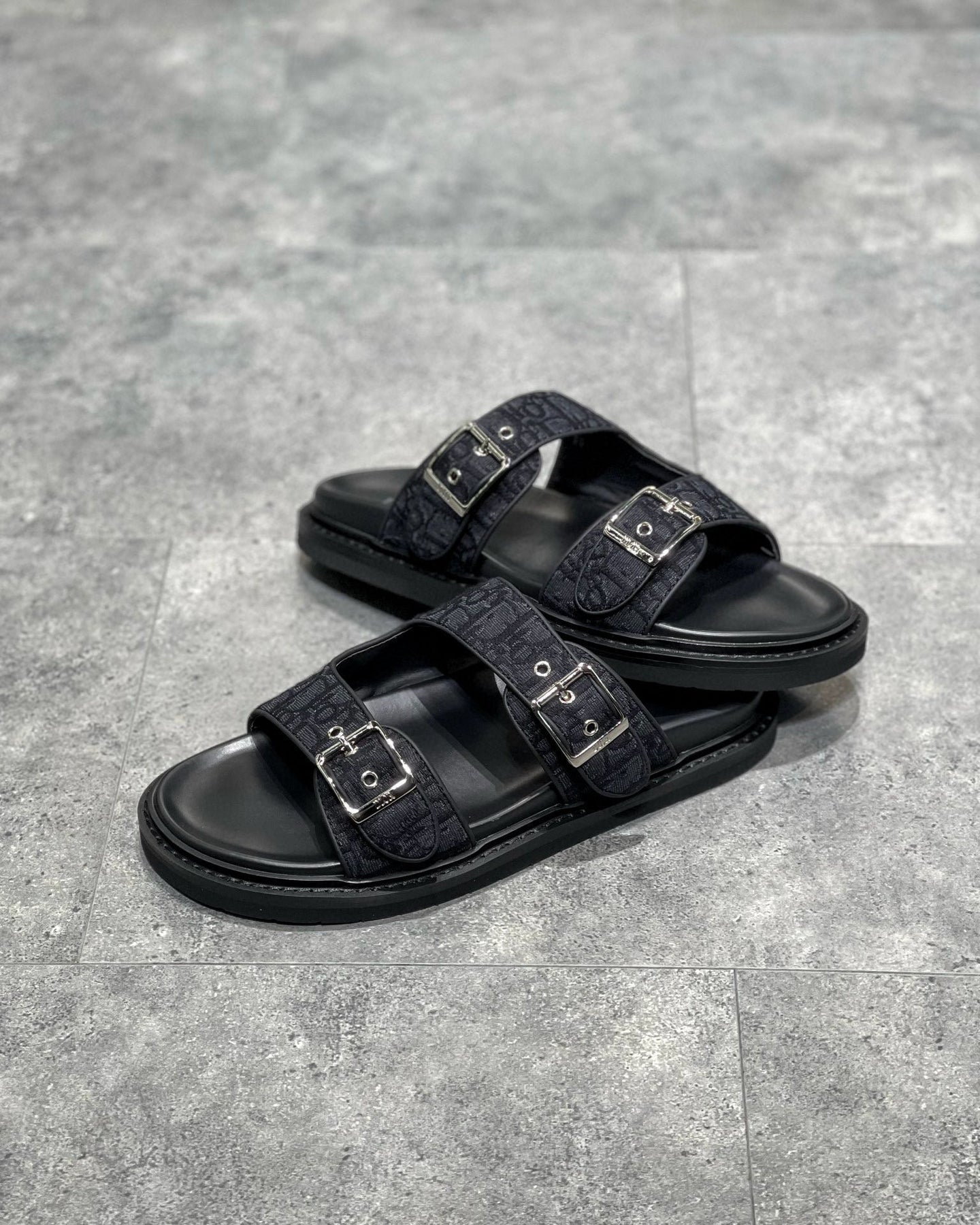 CD SANDALS