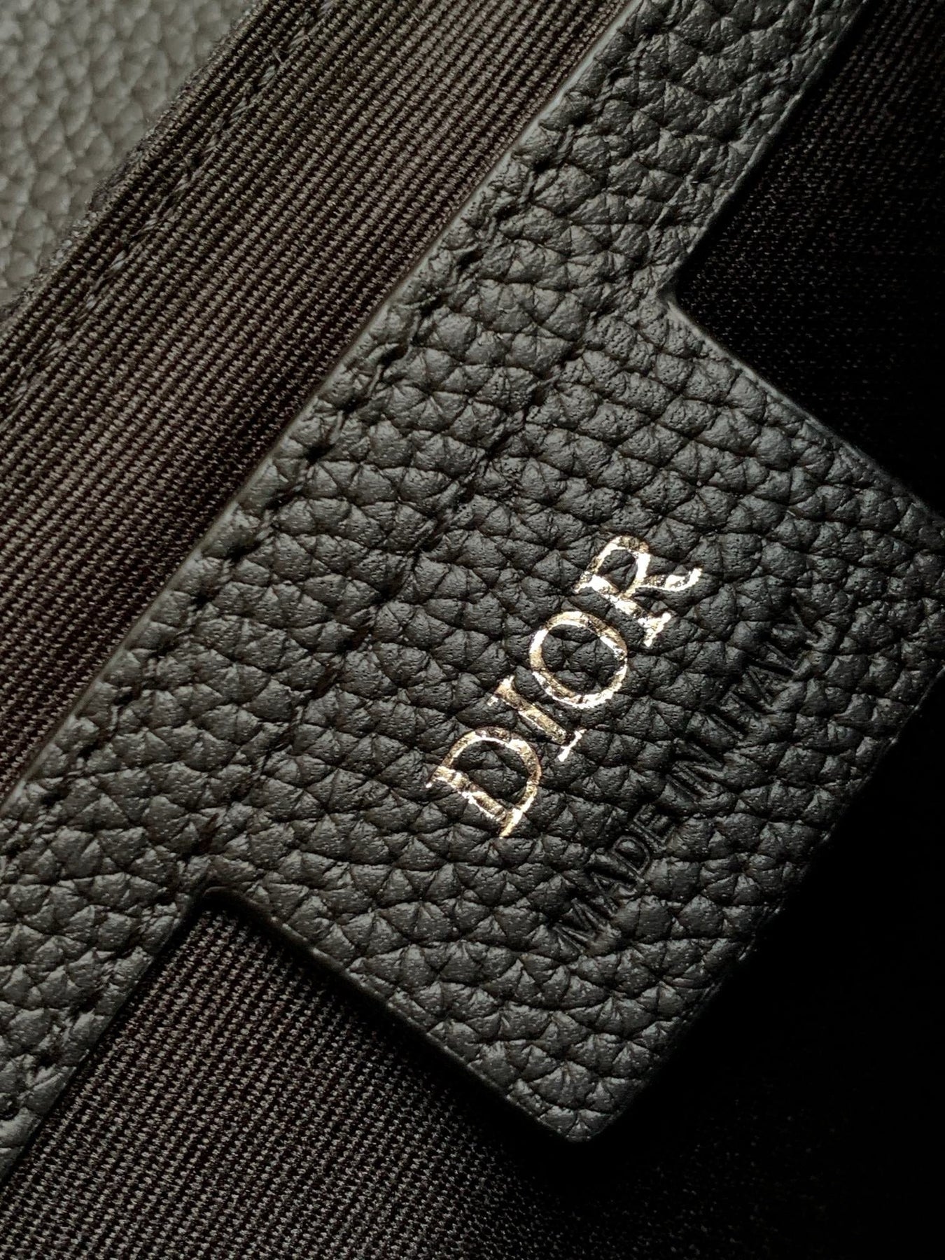 DIO Oblique Messenger Bag